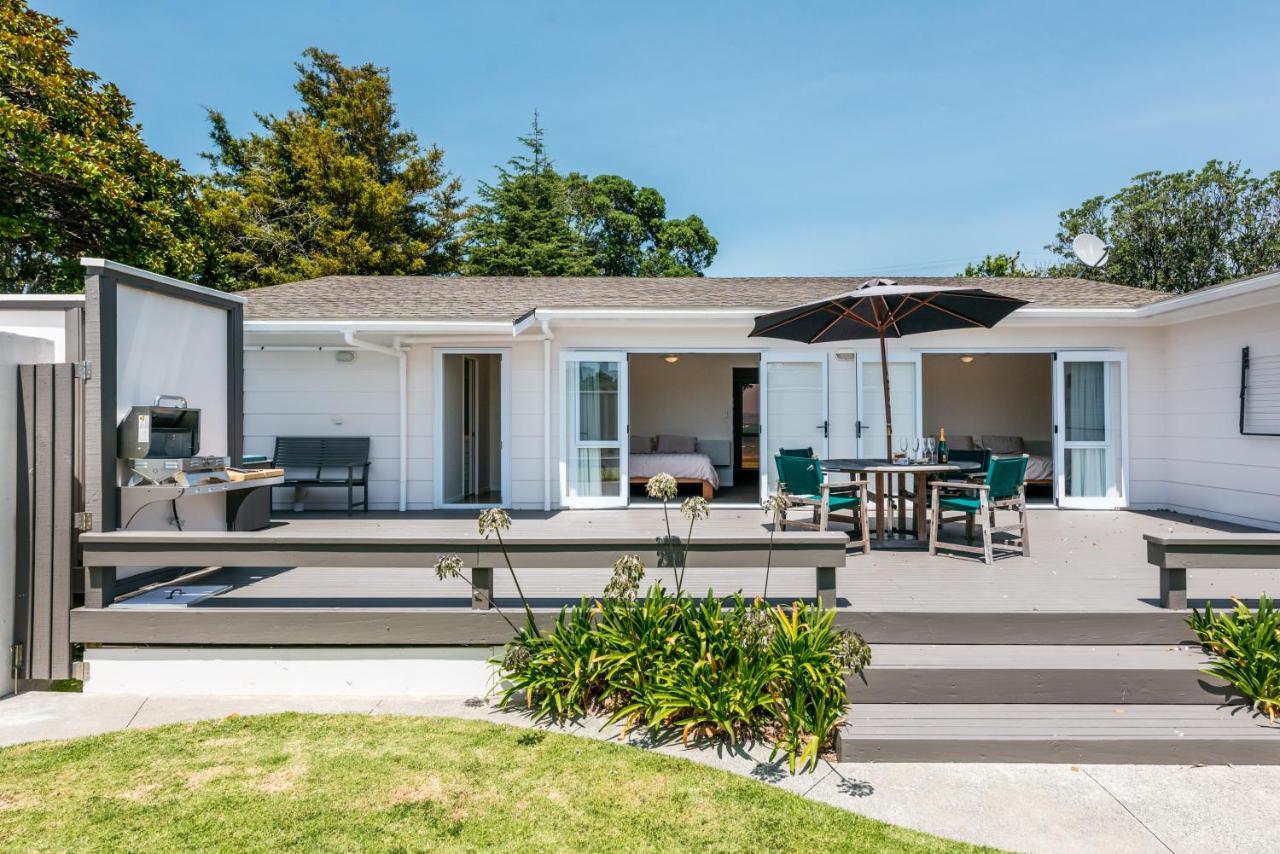 Number Six - Oneroa Holiday Home Экстерьер фото