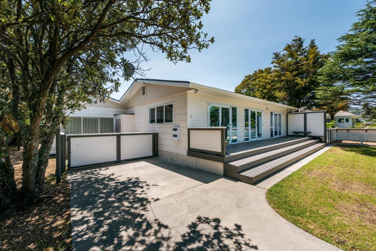 Number Six - Oneroa Holiday Home Экстерьер фото